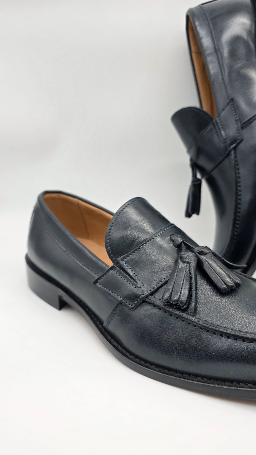 Loafer da uomo in vera pelle blu , fondo cuoio cucitura blake